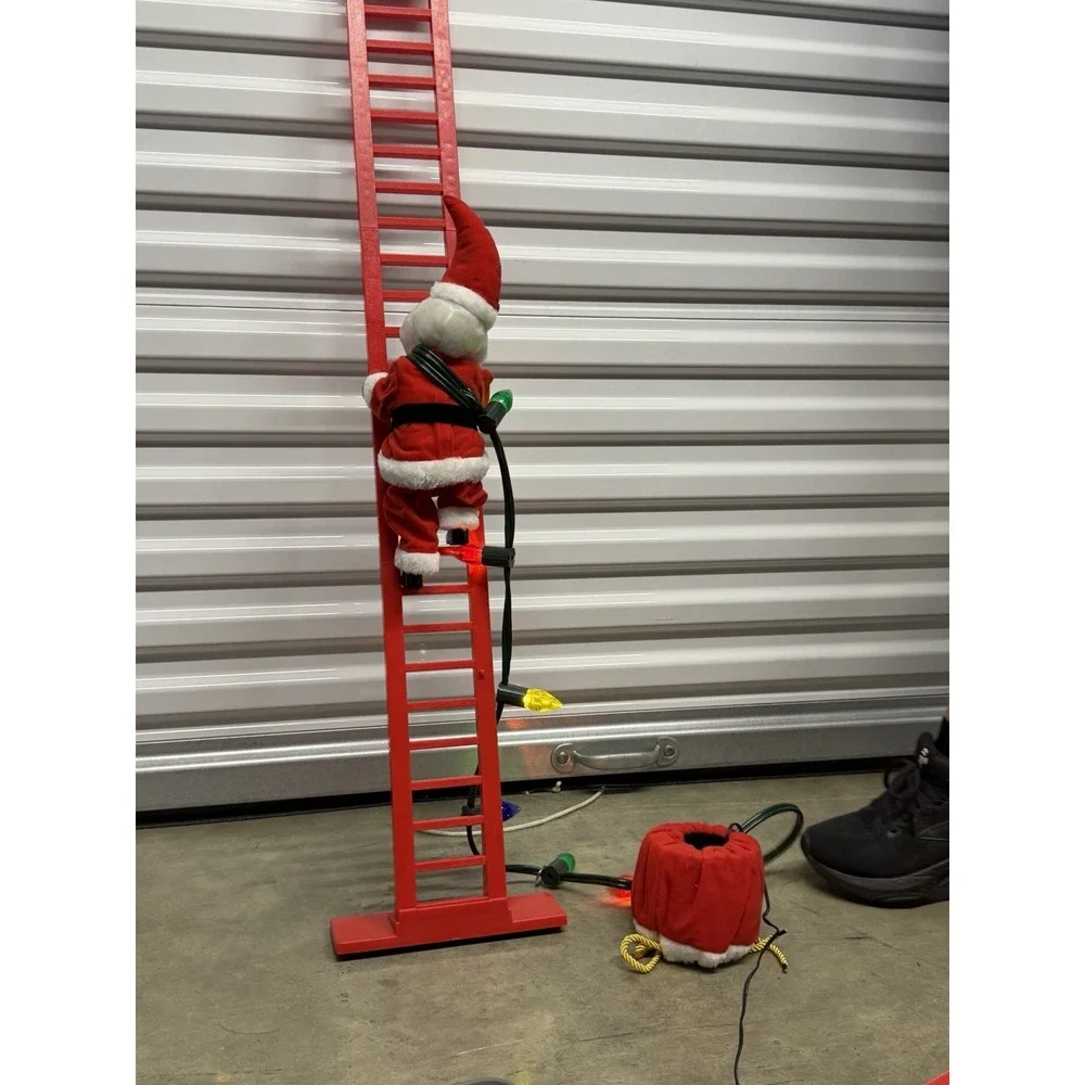 Wondershop Animated Climbing Santa 43